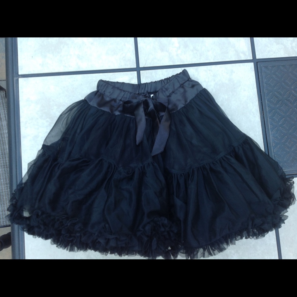 Black frilly skirt size 8